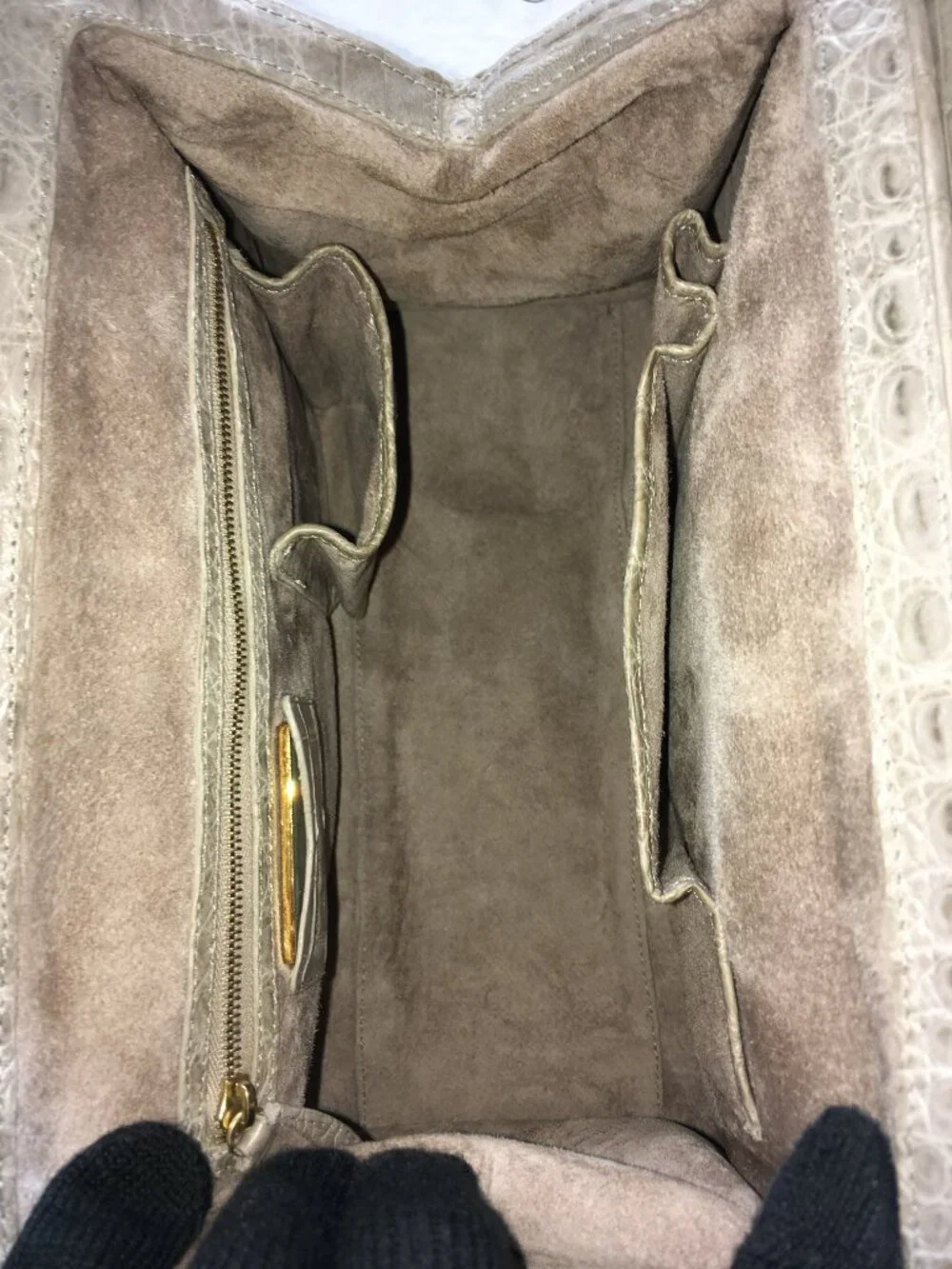 **NEAR MINT** 100% AUTHENTIC NANCY GONZALEZ CROCODILE TOTE $3,100 (TAUPE)